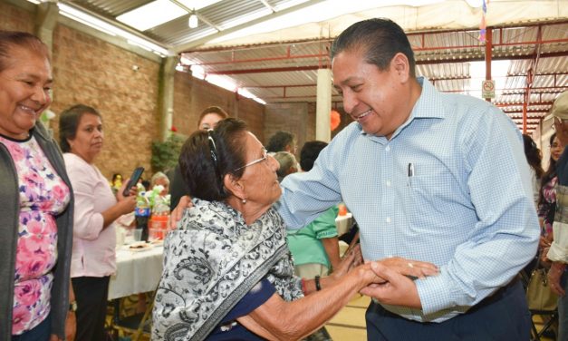 Realizan en Soledad emotivo homenaje a adultos mayores en su día.