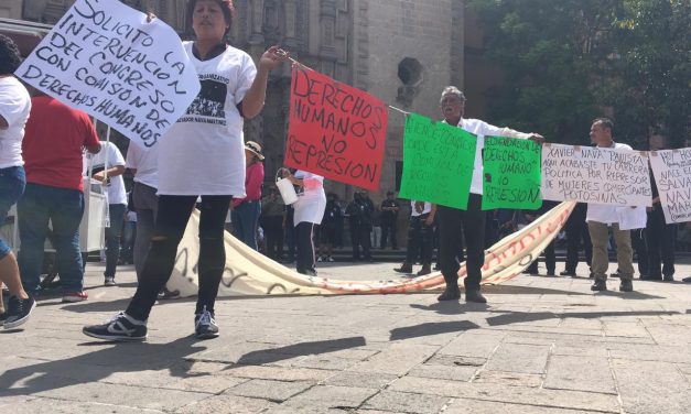 Realizan comerciantes marcha hacia la CEDH
