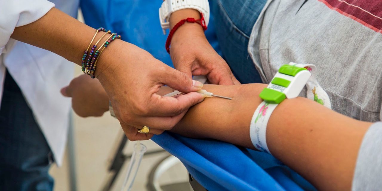 UASLP invita a participar en campaña de donación altruista de sangre.