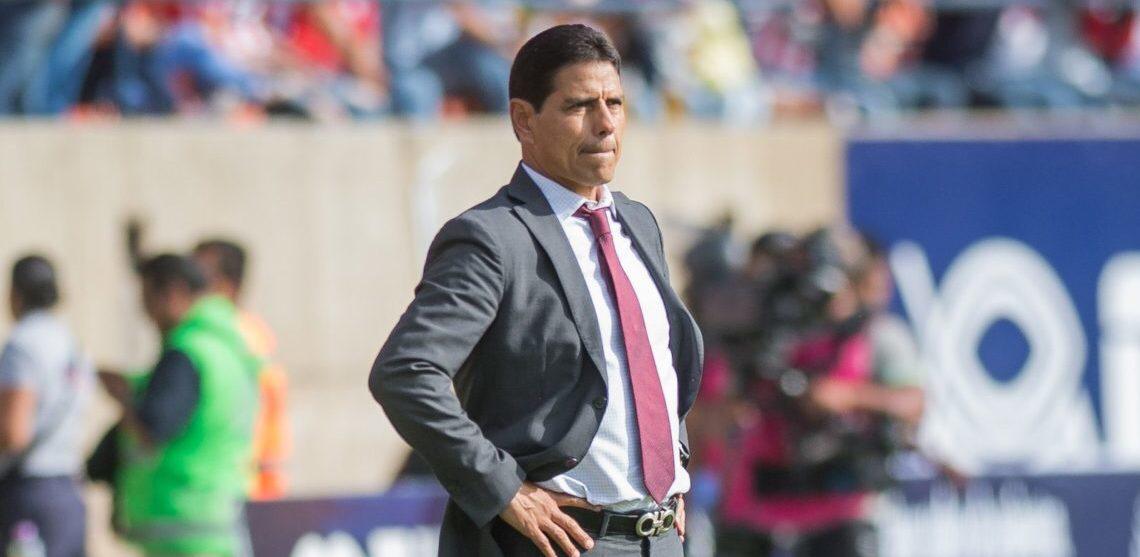 Alfonso Sosa deja de ser el DT del Atlético San Luis.