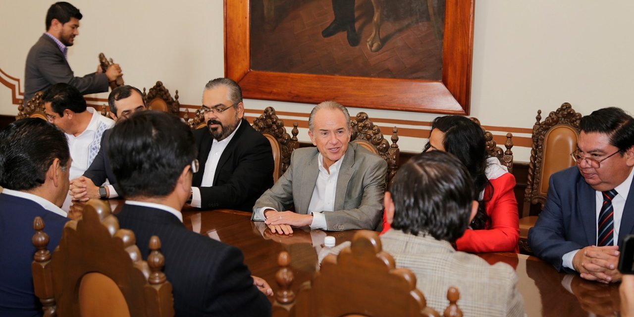 Gobernador se reúne con integrantes del Consejo Ciudadano de Transparencia.