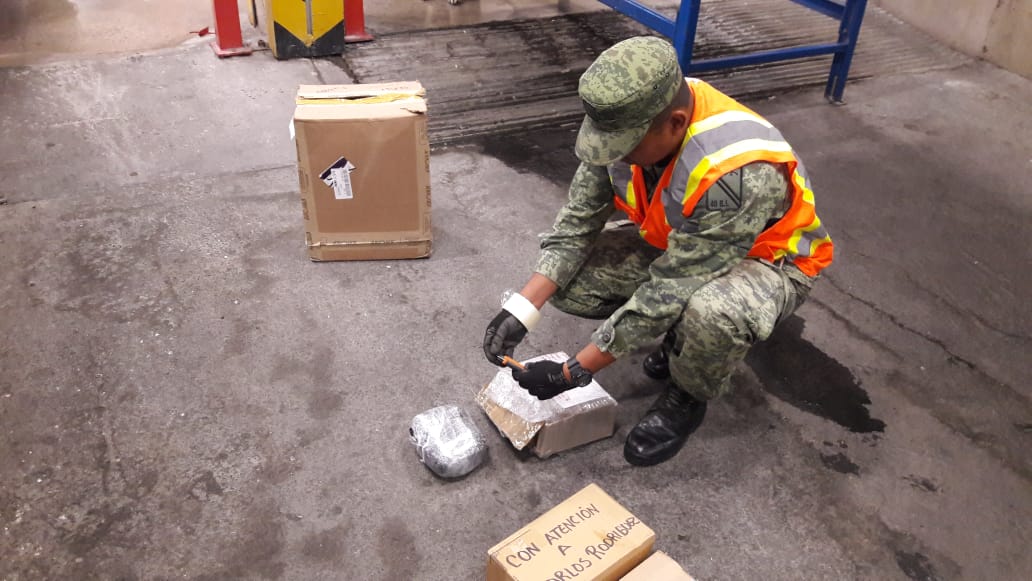 Logra ejército aseguramiento de marihuana y pirotecnia.