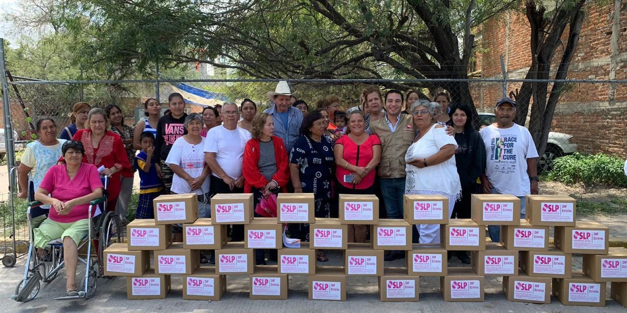 DIF Estatal entregó apoyos alimentarios en colonias de la capital.