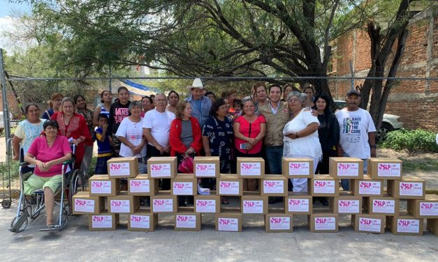 DIF Estatal entregó apoyos alimentarios en colonias de la capital.