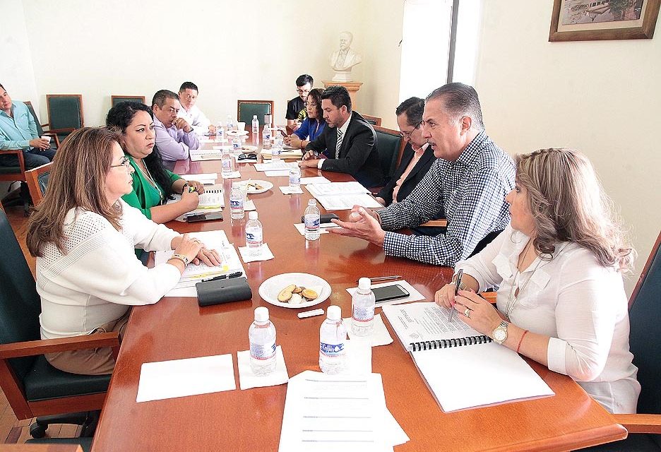 Madres, padres y tutores accederán a descuentos en pago del agua.