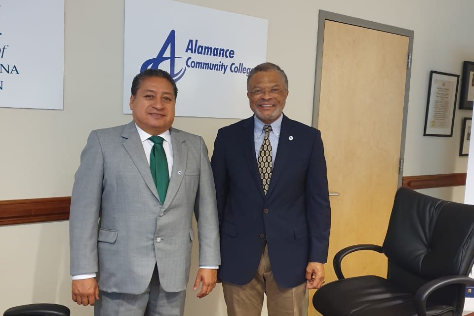 Visita GHV instituciones médicas y culturales en Burlington.