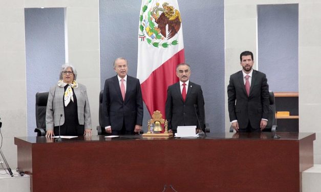 Entregó JMCL a Congreso del Estado, Curto Informe de Gobierno.