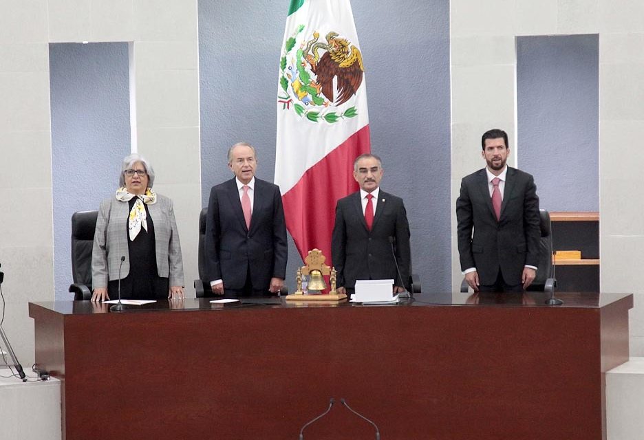Entregó JMCL a Congreso del Estado, Curto Informe de Gobierno.