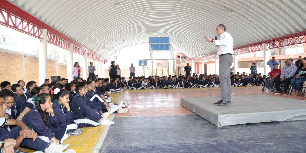 Alcanzan escuelas inversión histórica.