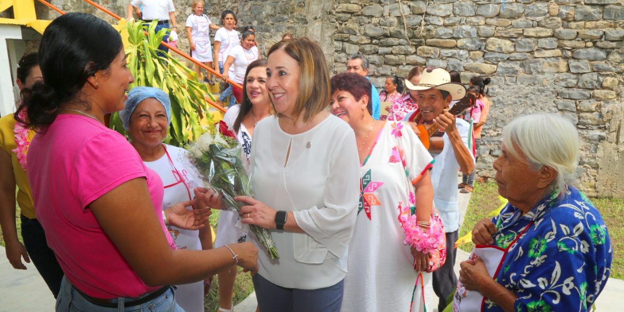 Entrega DIF estatal más de 2 mil despensas en la huasteca potosina.