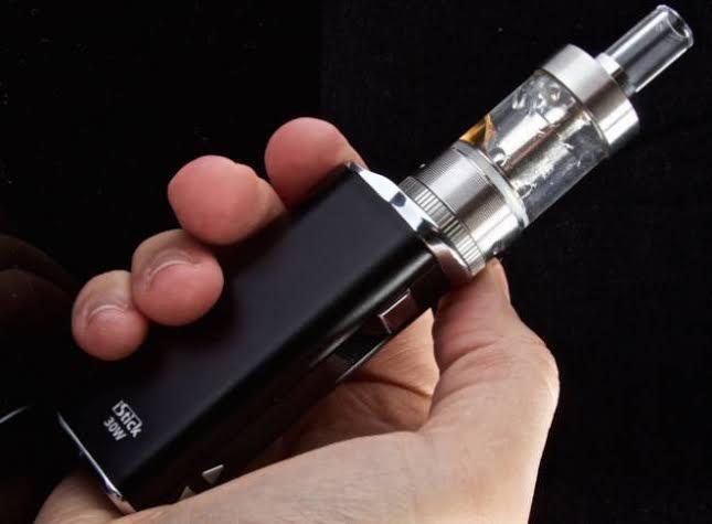 Asegura Coepris 700 vapeadores y cigarrillos electrónicos.
