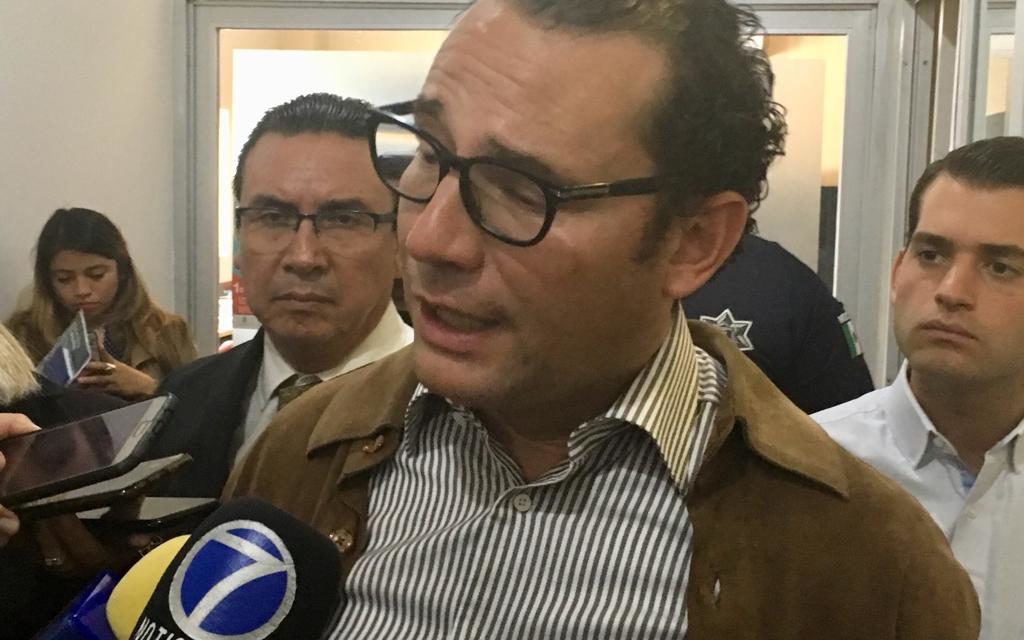 Rechaza XNP afinidad con grupos de choque.