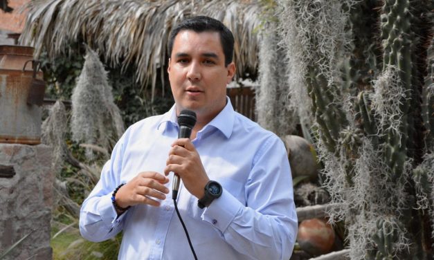 Gobierno proyecta menos para sectores indispensables: PAN
