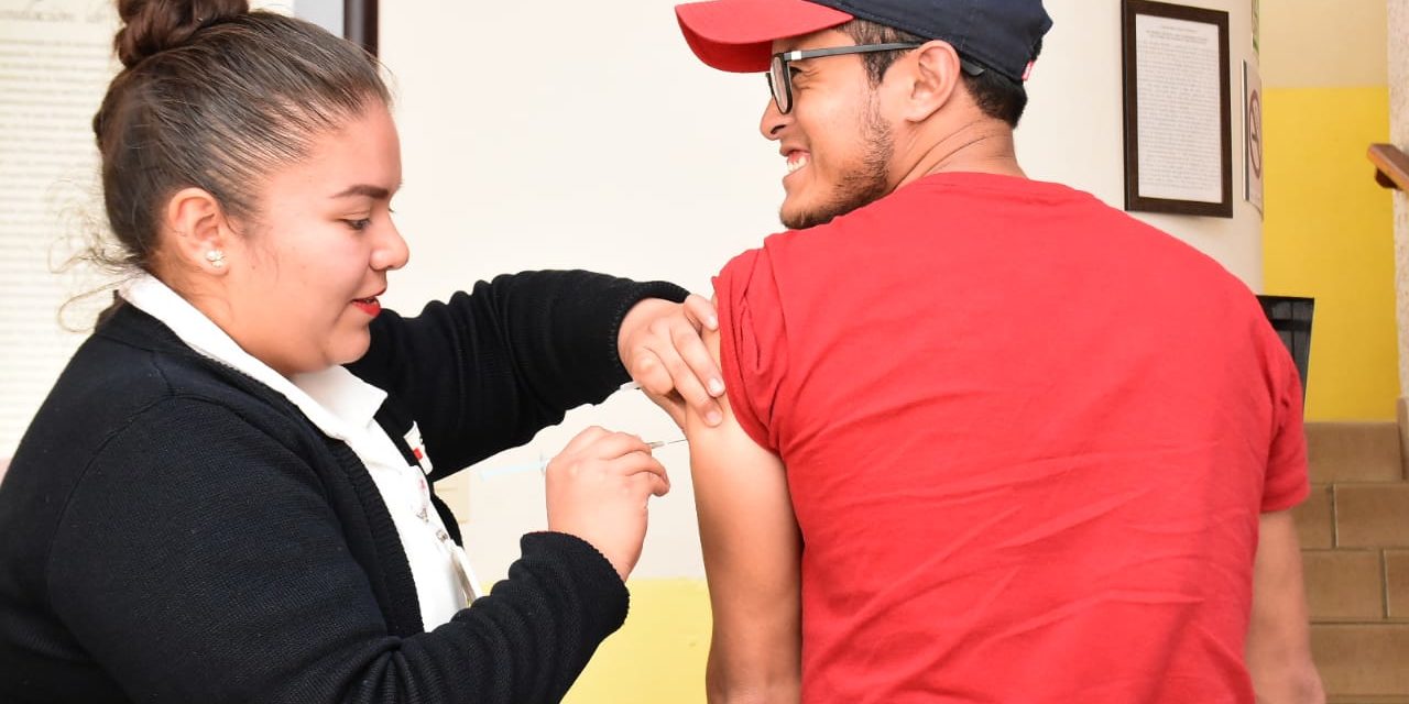 Intensifica DIF de Soledad vacunación contra la Influenza.