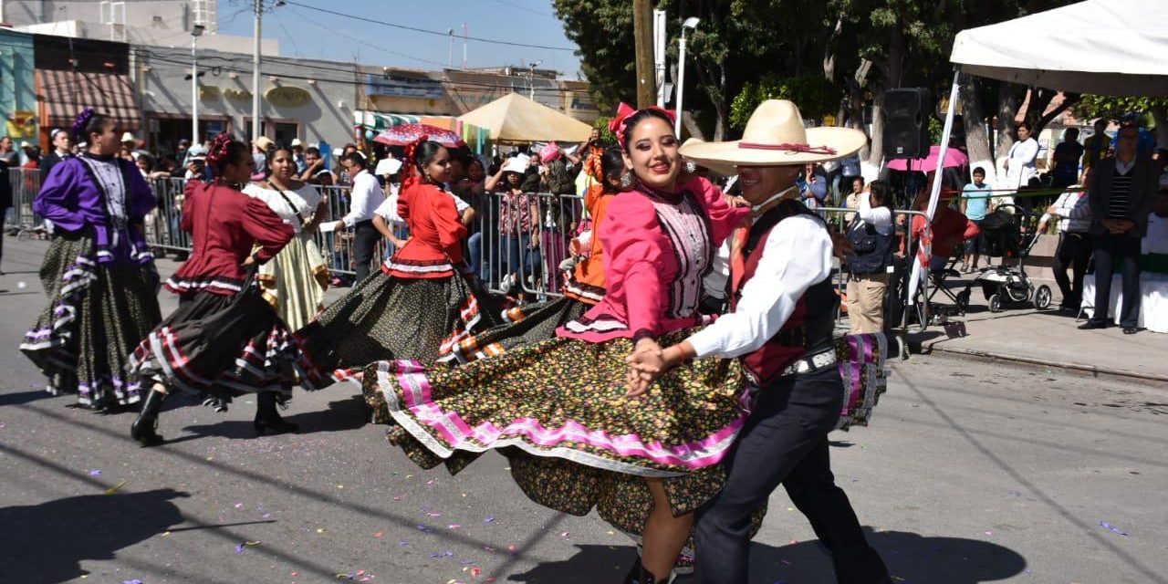 El desfile de la Revolución Mexicana en Soledad toda una fiesta cívica