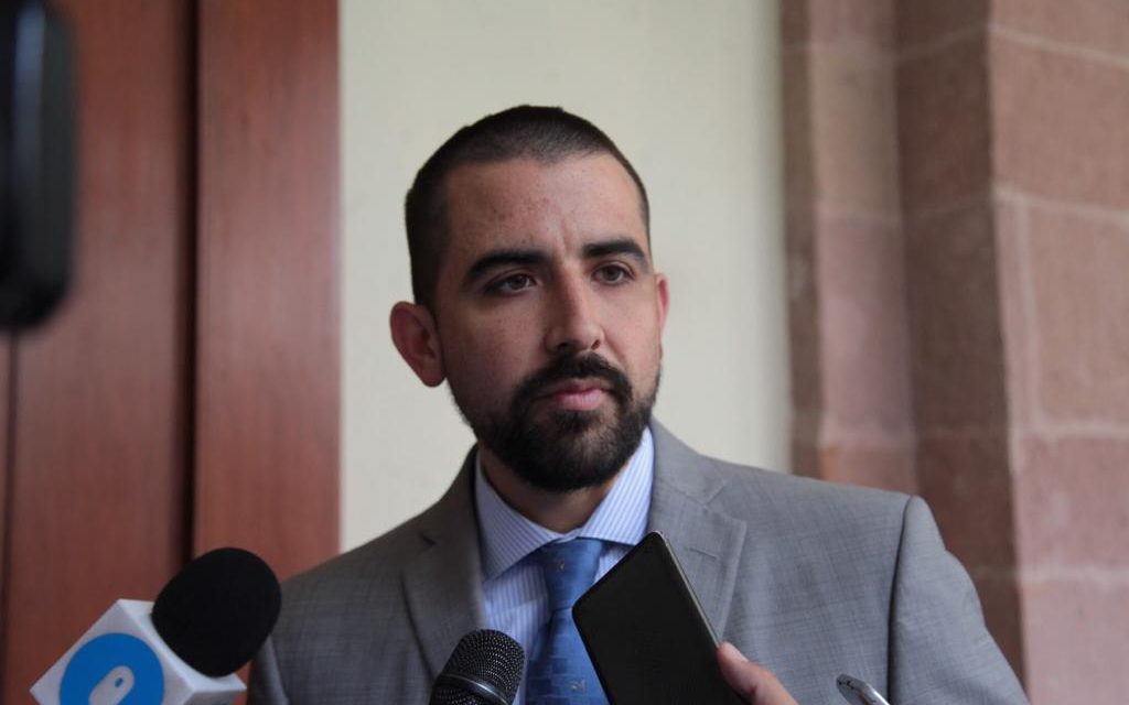 Buscan que las oficialías del registro civil otorguen el servicio a los migrantes.