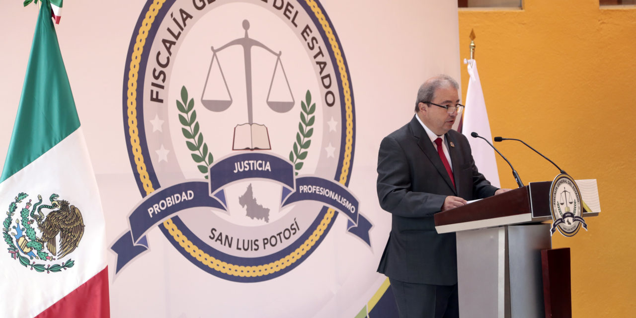 Gobernador acude a Segundo Informe de Actividades de la FGE.