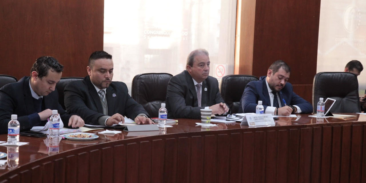 Critican diputados locales actuación de la FGE por supuesta falta de resultados.