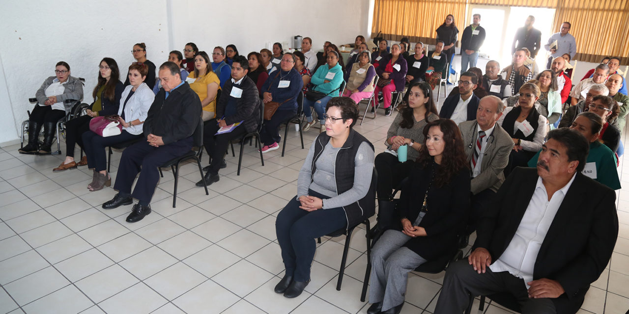CEDH capacita a personal de Centros e Institutos de Atención del DIF Estatal.