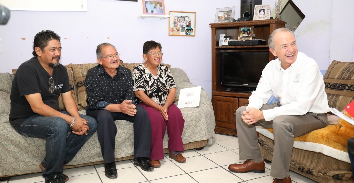 Visita JM Carreras a beneficiarios que, tras décadas, volverán a ver a sus familiares en EUA con programa “Corazón Todito”