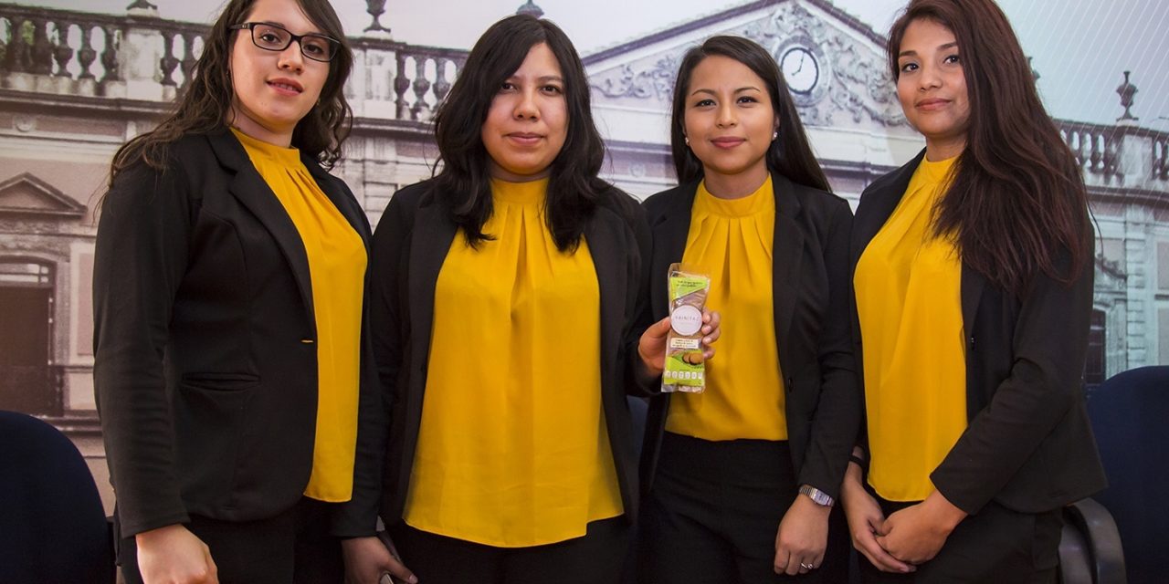 Estudiantes Universitarias crean galleta para palear desnutrición infantil.