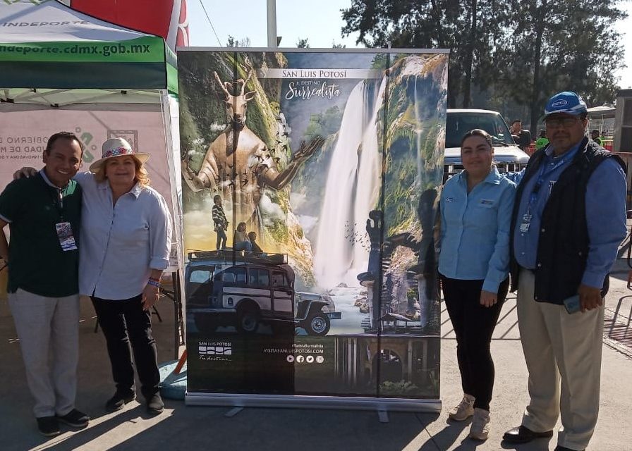 SLP presenta stand en la Nascar