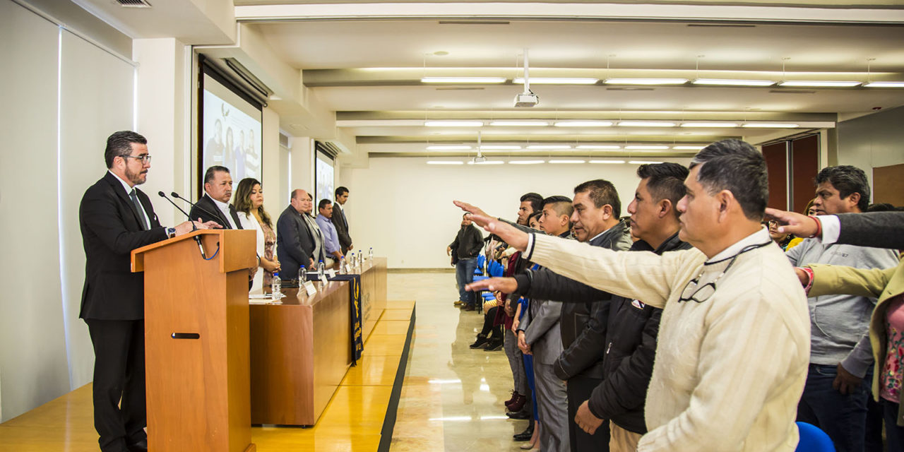 Toman protesta nuevos delegados ante el Sindicato Administrativo de la UASLP
