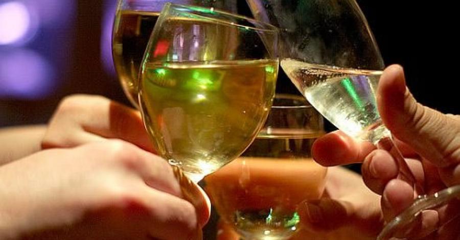 Llama Instituto Temazcalli a evitar el excesivo consumo de alcohol en esta temporada.
