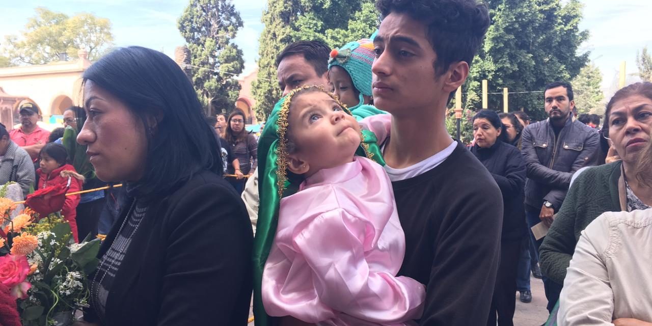 Miles de fieles devotos a la guadalupana, acuden a la Basílica a llenos de fe.