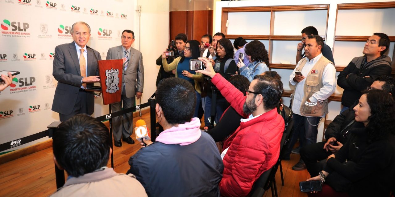 Coordinan esfuerzos gobierno estatal y federal para mejorar servicios de salud en SLP.