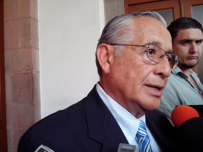 SEDUVOP realiza mantenimiento a importantes vialidades de SLP