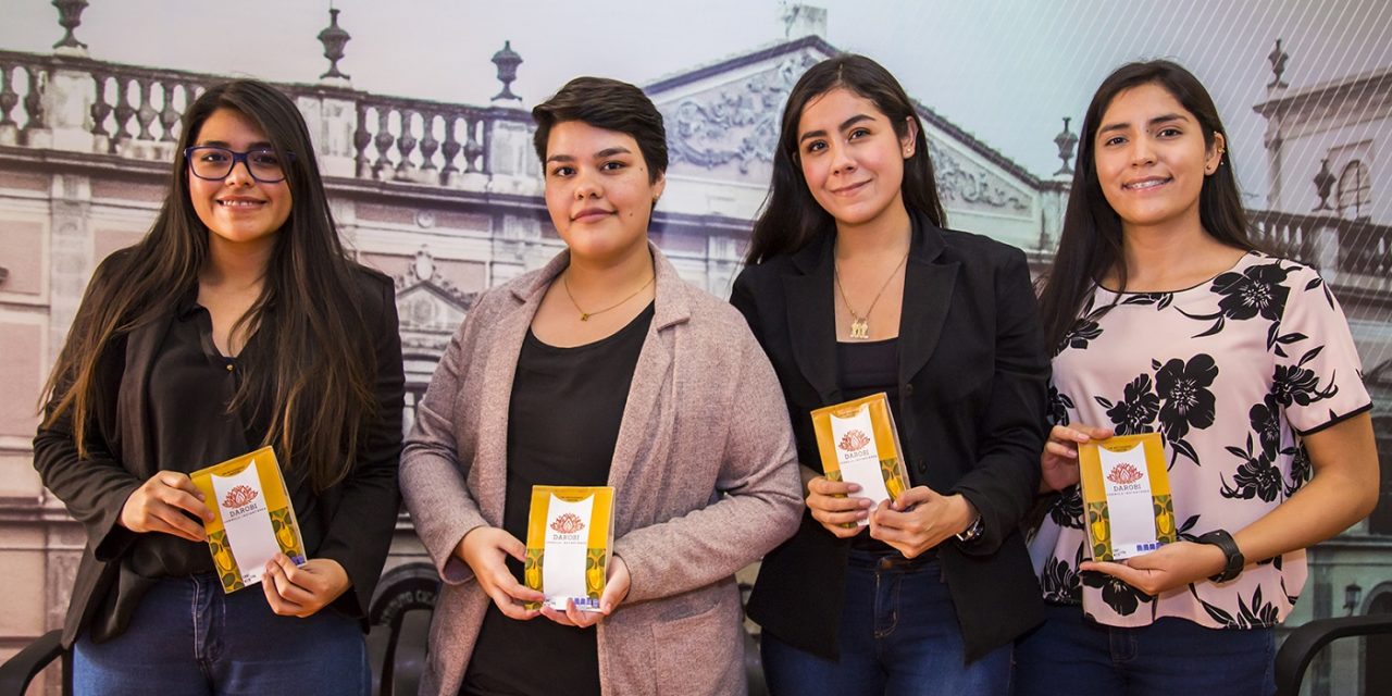 Estudiantes de Ingeniería Química diseñan polvo nutricional para adultos mayores.