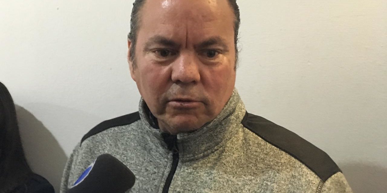 Avanzan trabajos en Presa San José para eliminar lirio acuático.