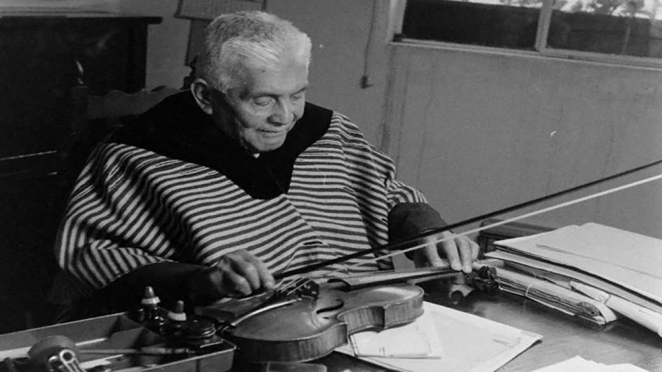 Con conferencias se celebró el 145 aniversario de Julián Carrillo