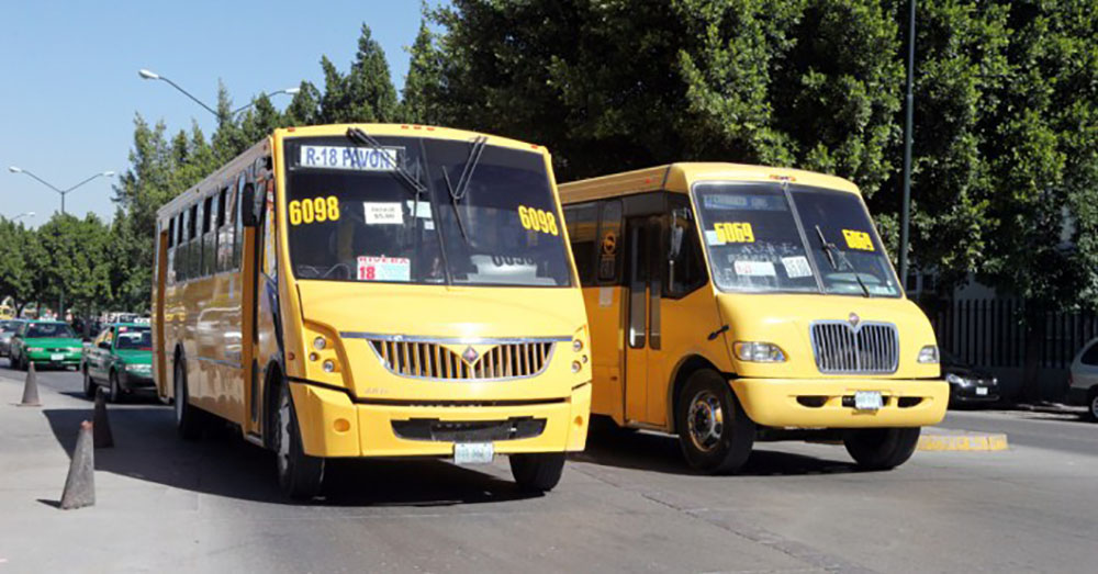 Los concesionarios del transporte urbano deberán acreditar en el pase de revista, que otorgan seguridad social a sus operadores.