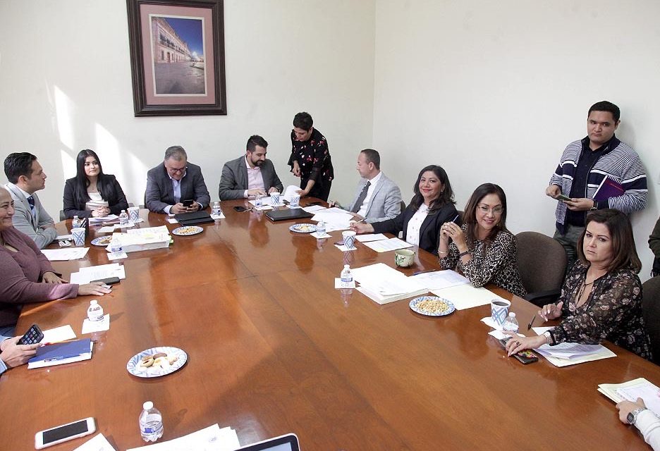 Revisa Congreso solicitudes de juicio político.