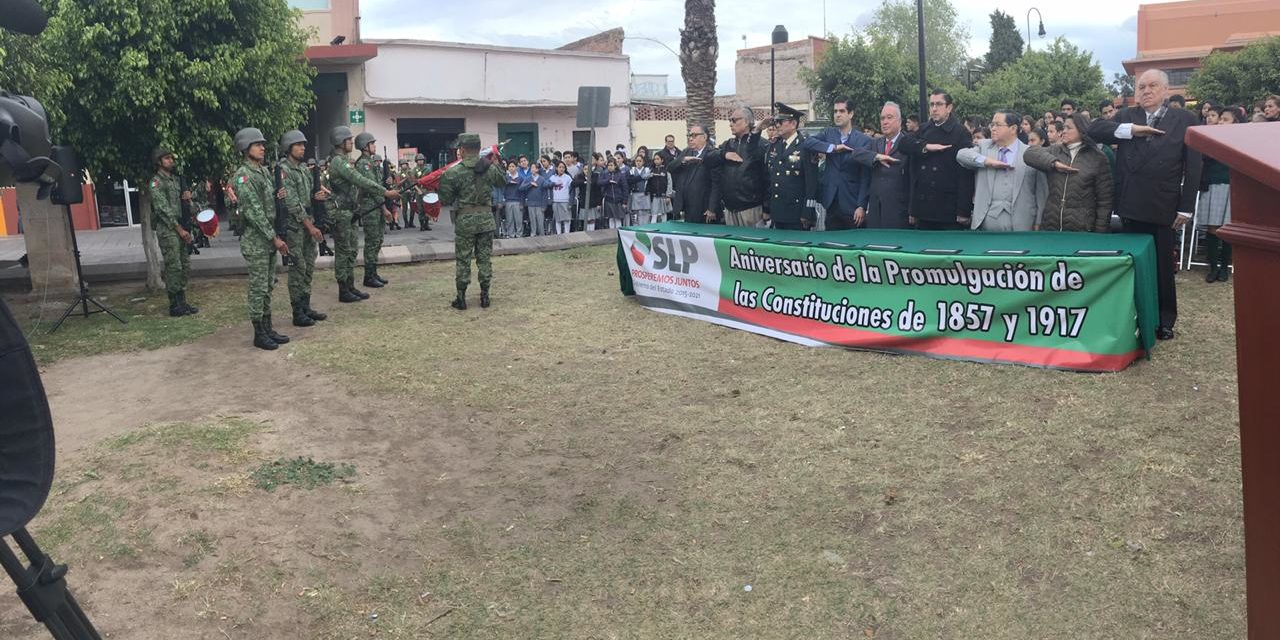 Celebran aniversario de la Carta Magna mexicana.