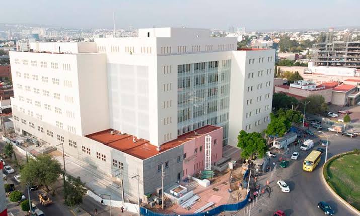 Da Gallardo dos meses a la federación para que HC sea equipado o se desincorpora del INSABI