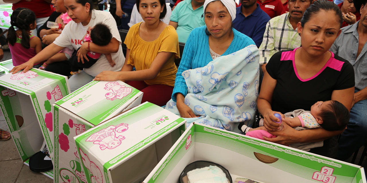 Avanza entrega de paquetes para bebés por parte del DIF Estatal.