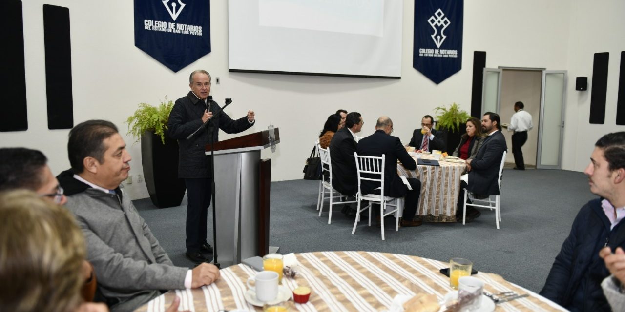 JM Carreras reconoce labor de las y los notarios potosinos.