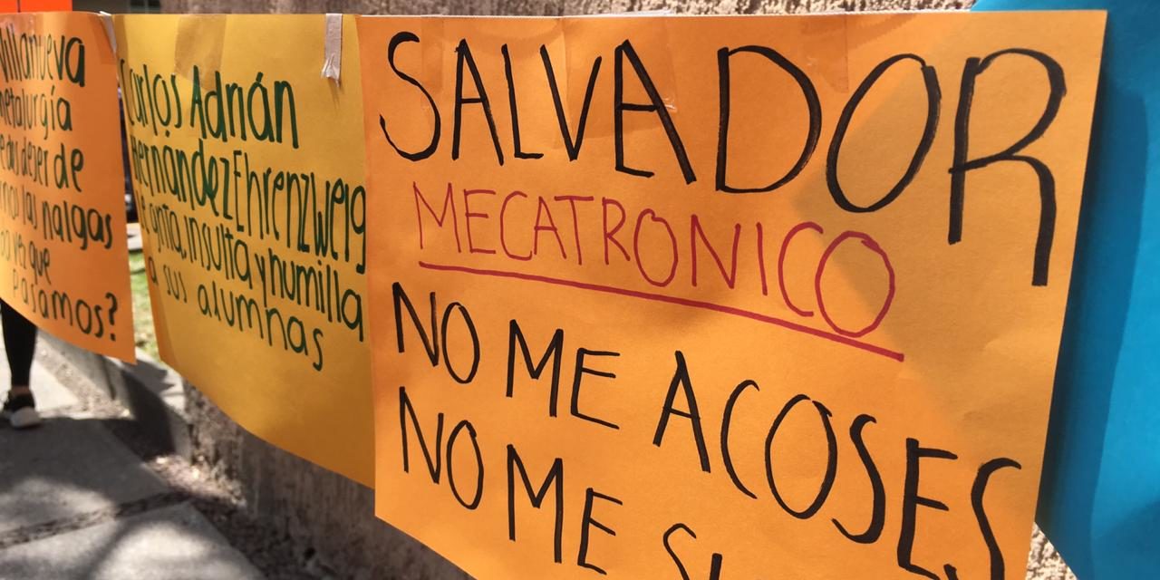 Colocan nuevo tendedero de denuncias por acoso en la UASLP, en Zona Universitaria.