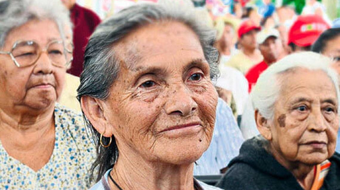Pide IMSS extremar precauciones en el cuidado de adultos mayores, a causa del COVID-19.