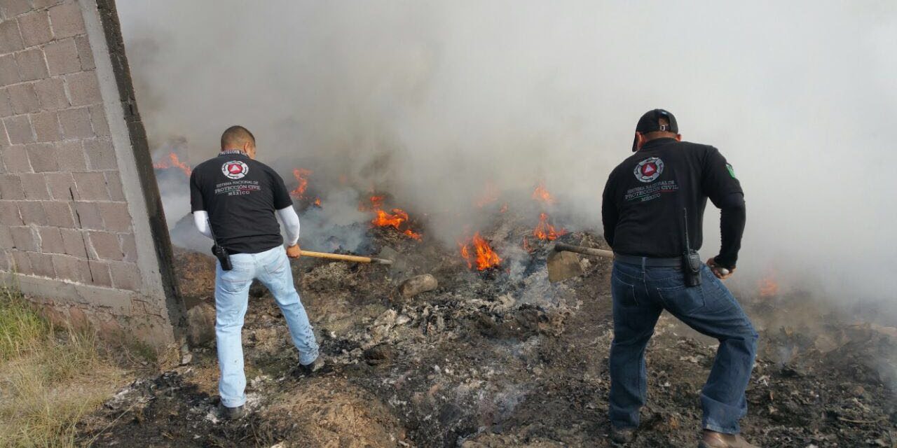Continúa trabajo de PC en Soledad para atender incendios en lotes baldíos.