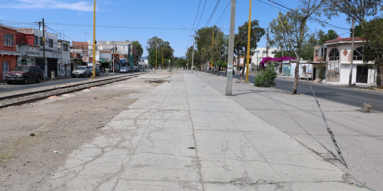 Bloqueo temporal de comerciantes de “Las Vías”, terminó y tianguis, no se instaló.