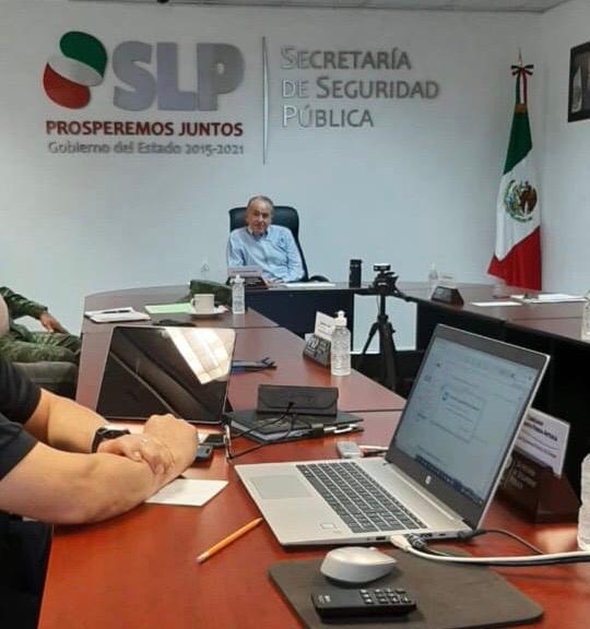 JM Carreras sostiene reunión con integrantes de seguridad de su gabinete.