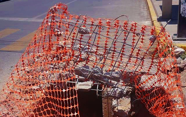 Obstaculizan trabajos de bacheo a personal de Interapas en Soledad
