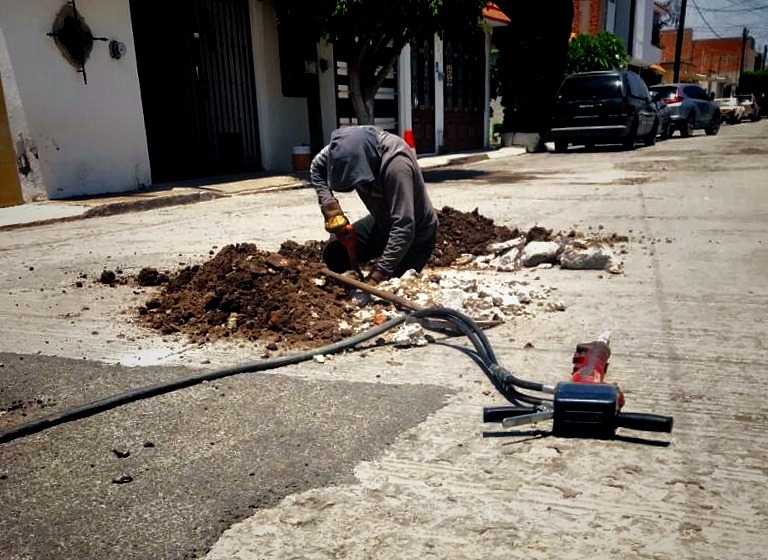 Repara Interapas fugas para mejorar suministro de agua en Jacarandas y Tecnológico
