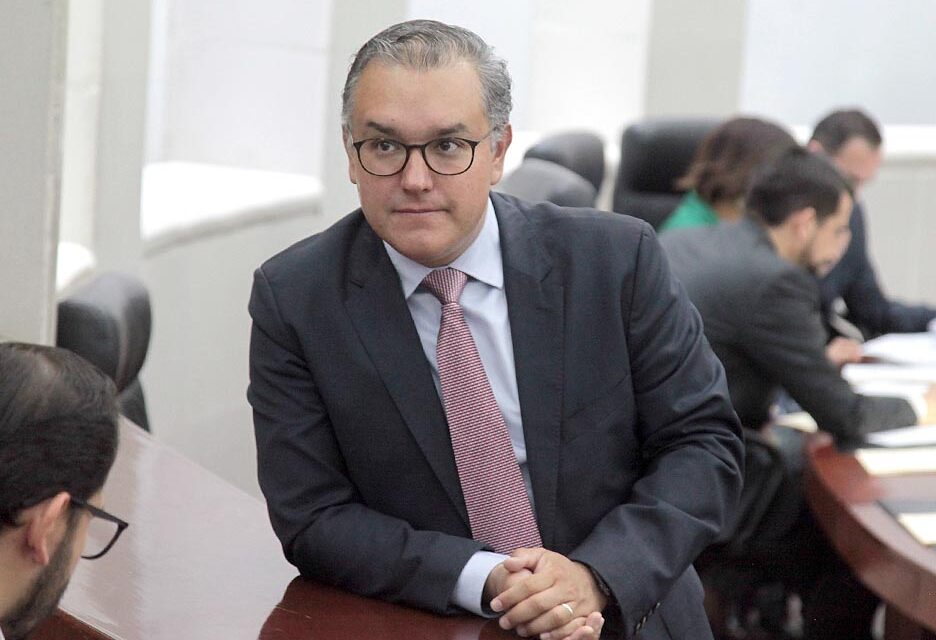La decisión gubernamental de limitar la inversión en energías renovables, afectará parques solares y eólicos en SLP.