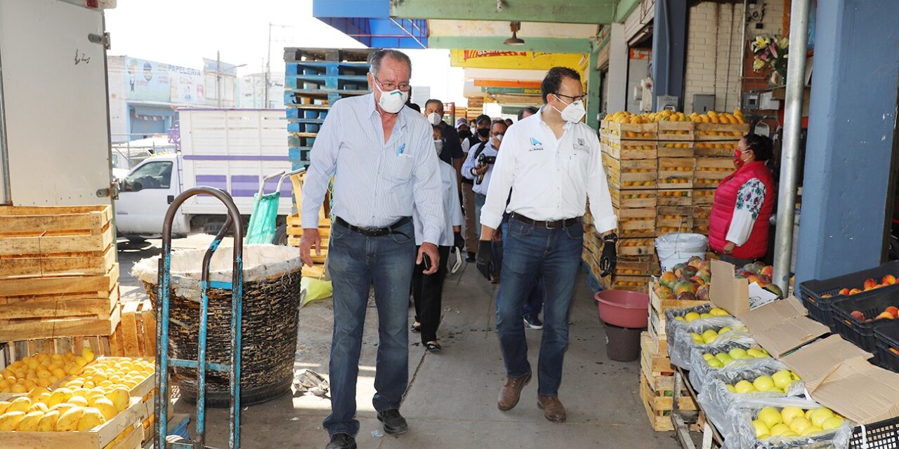 Autoridades municipales y Coepris recorren central de abastos