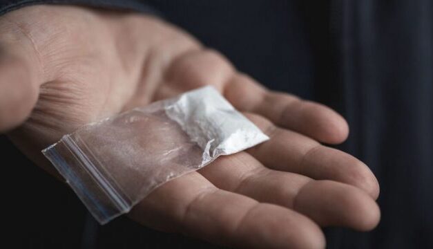 Diez detenidos por posesión de droga durante el martes.